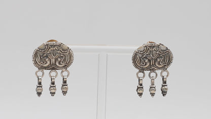 Sangeeta Boochra Silver Earring