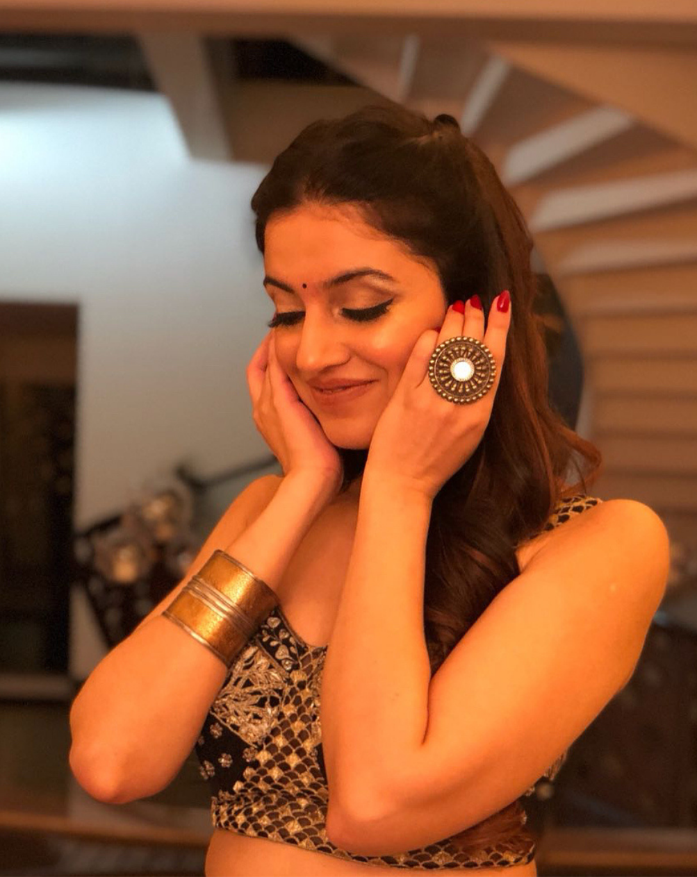 Divya Khosla Kumar in Sangeeta Boochra Ring And Bangle-Earrings-Sangeeta Boochra