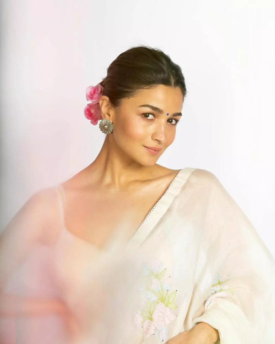 Alia Bhatt in Sangeeta Boochra Silver Floral Studs