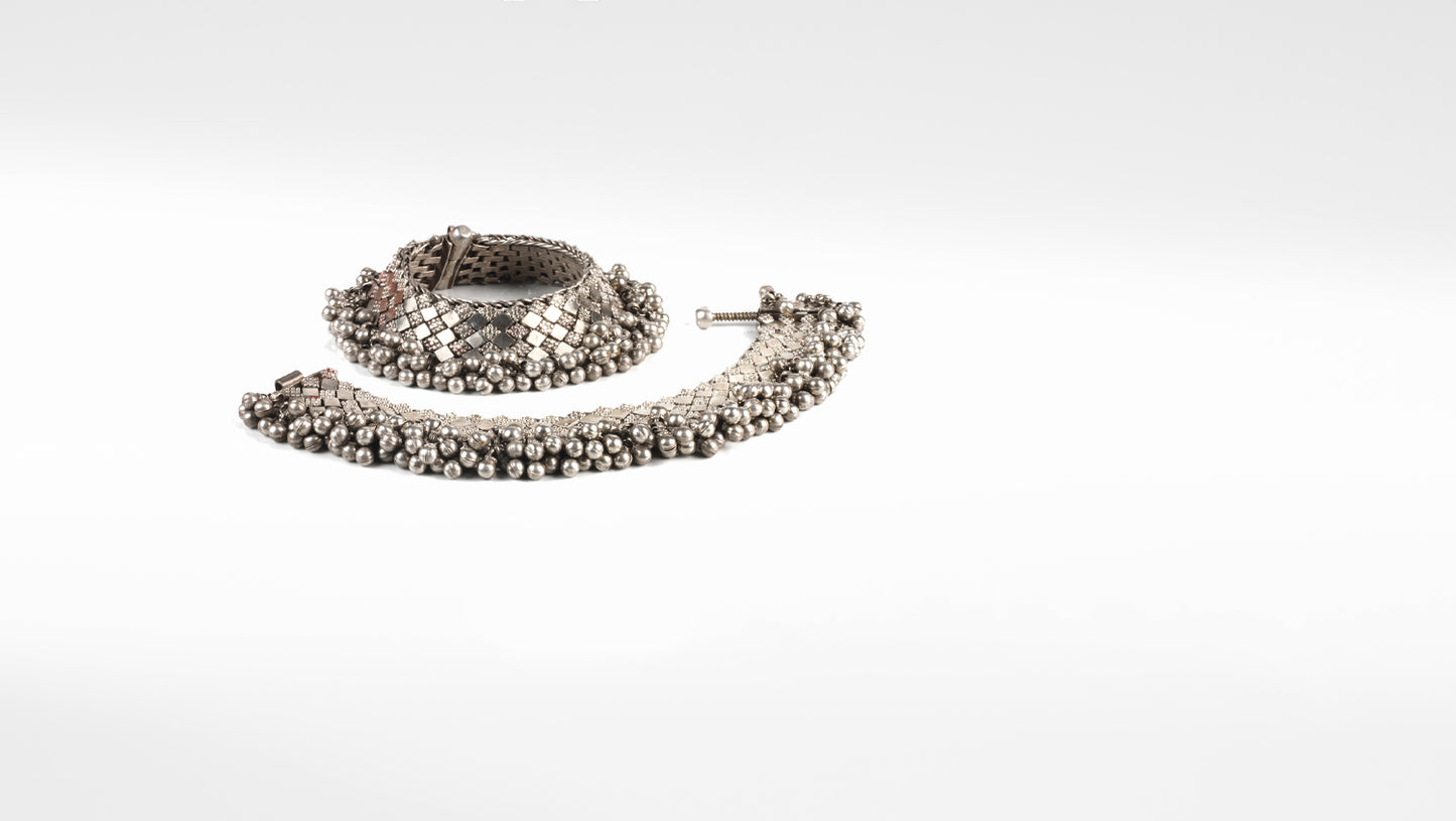 Sangeeta Boochra Silver Anklet