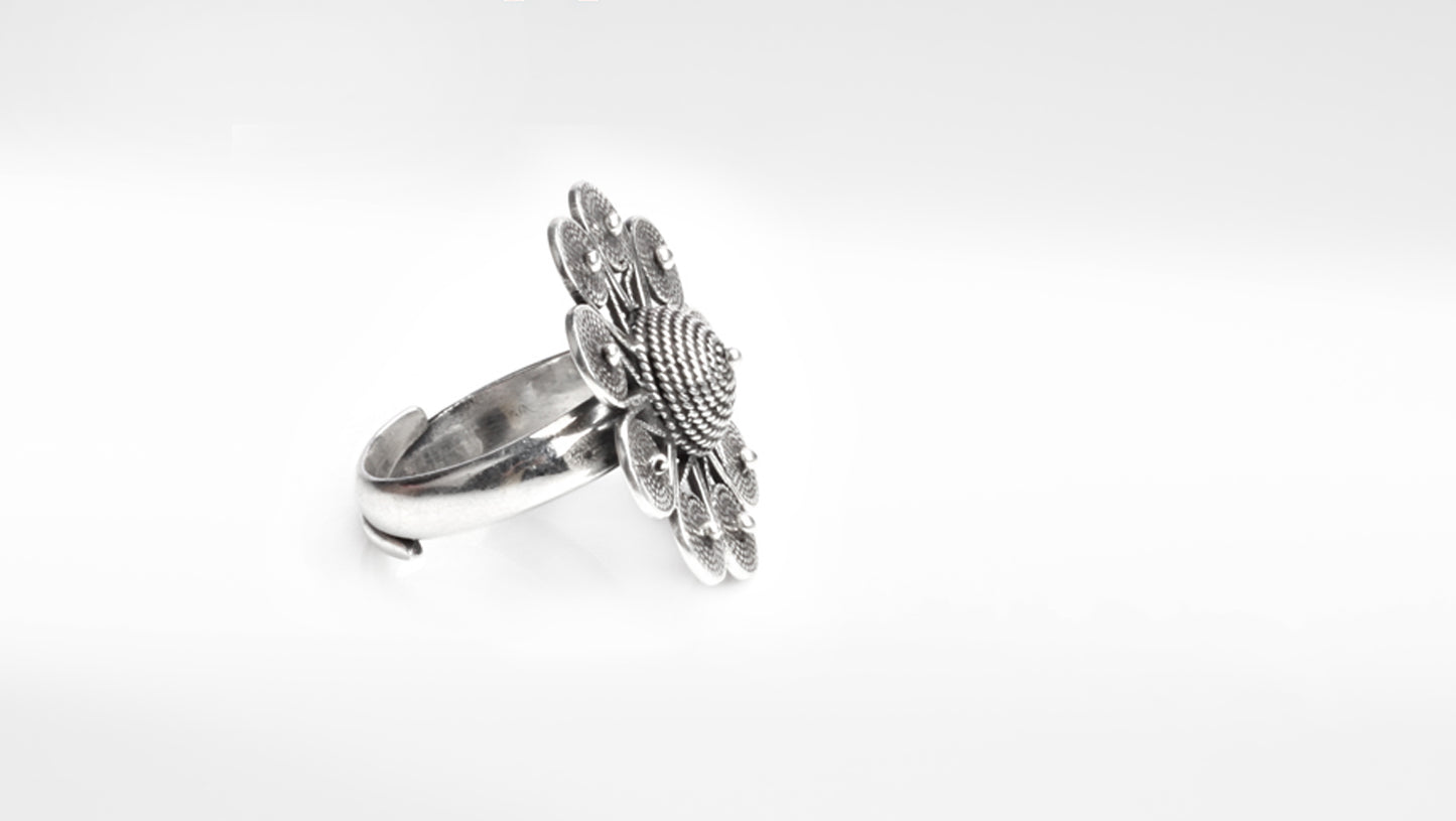 Sangeeta Boochra Silver Ring