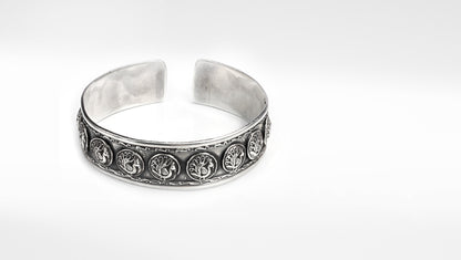 Sangeeta Boochra Silver Bangle