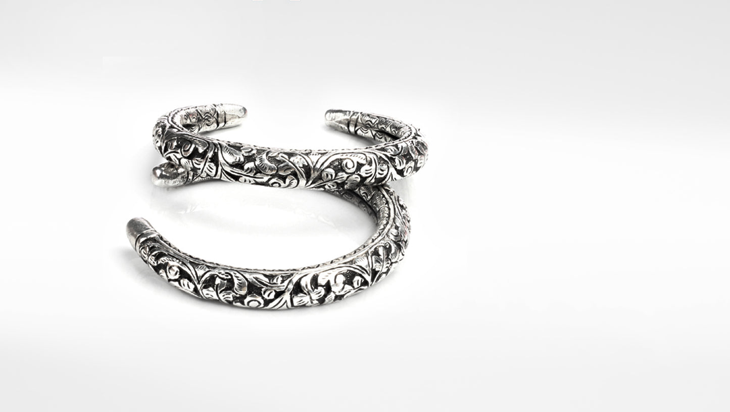 Sangeeta Boochra Silver Bangle