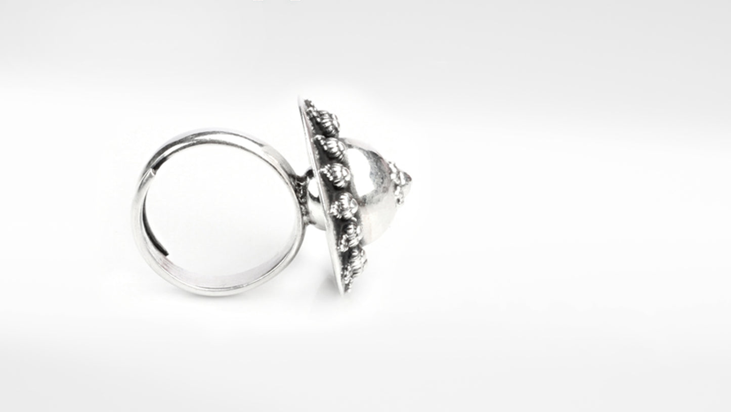 Sangeeta Boochra Silver Ring