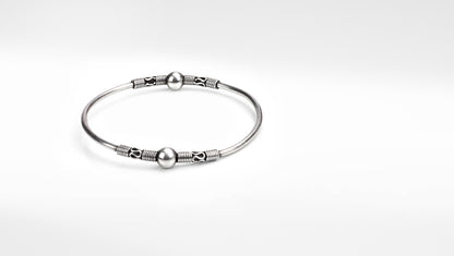 Sangeeta Boochra Silver Bangle