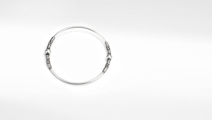 Sangeeta Boochra Silver Bangle