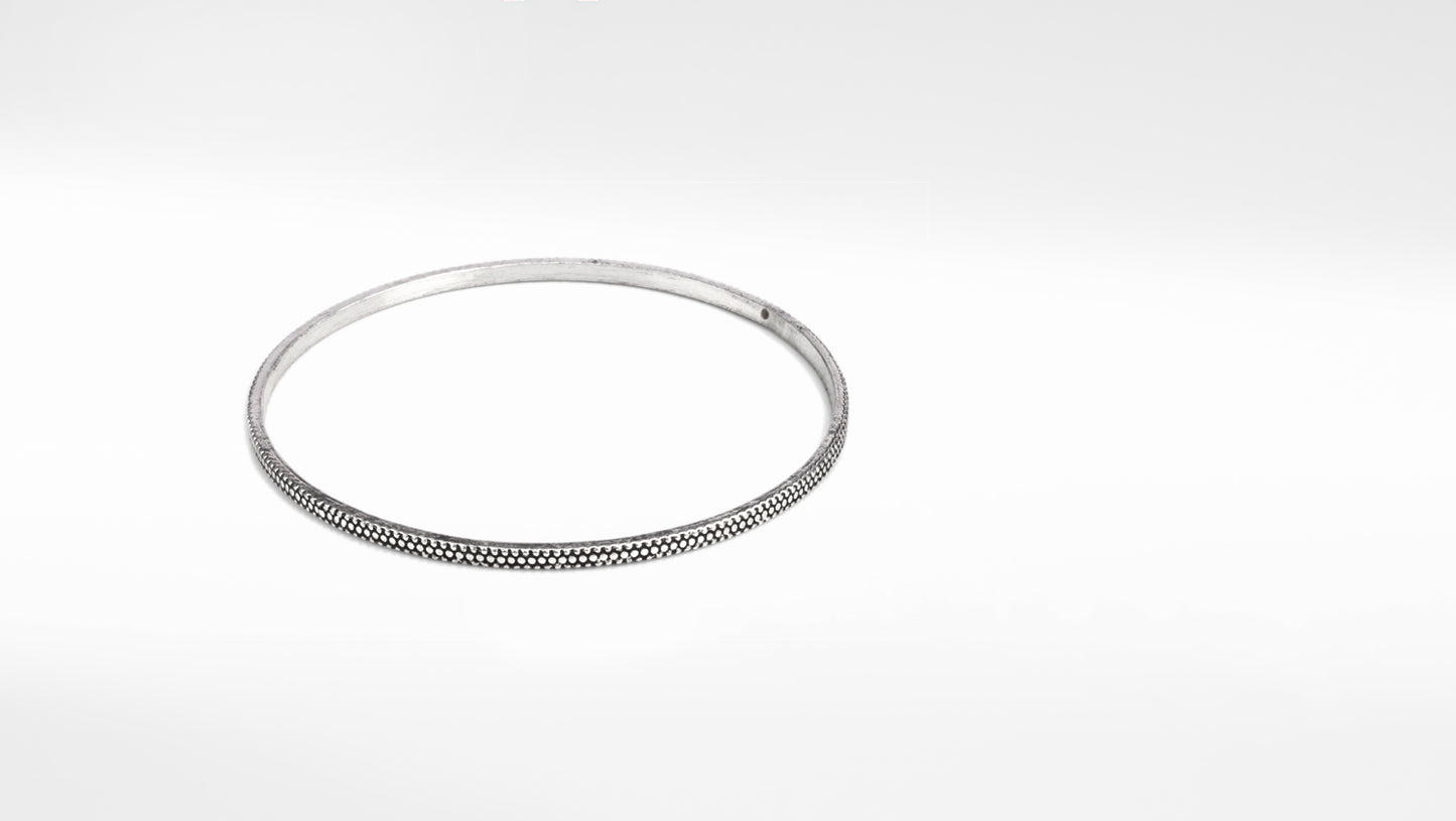 Sangeeta Boochra Silver Bangle