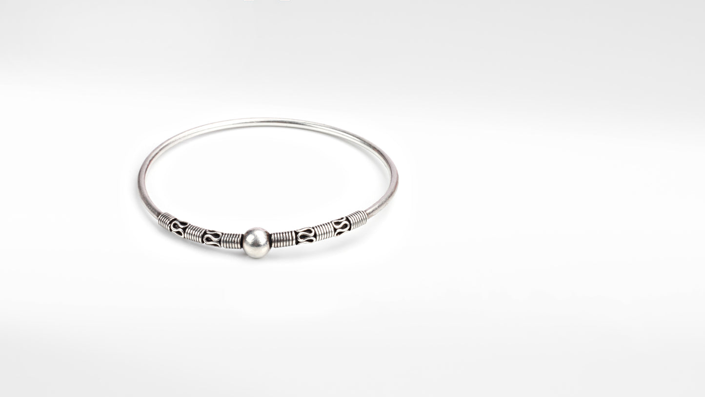 Sangeeta Boochra Silver Bangle