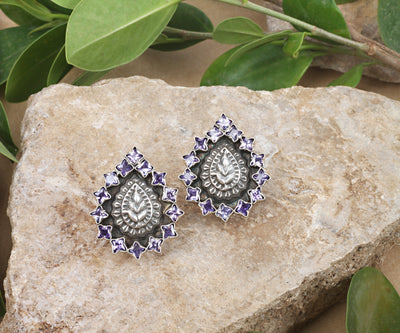 Pear Shape Silver Earring Surrounded With Purple Amethyst Gemstone