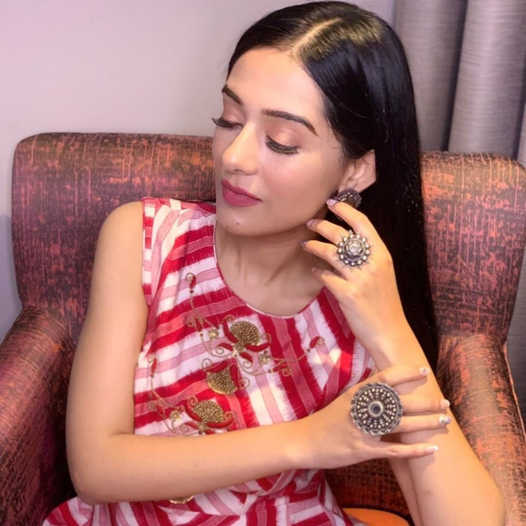 Amrita rao Earrings and Ring-Earrings-Sangeeta Boochra