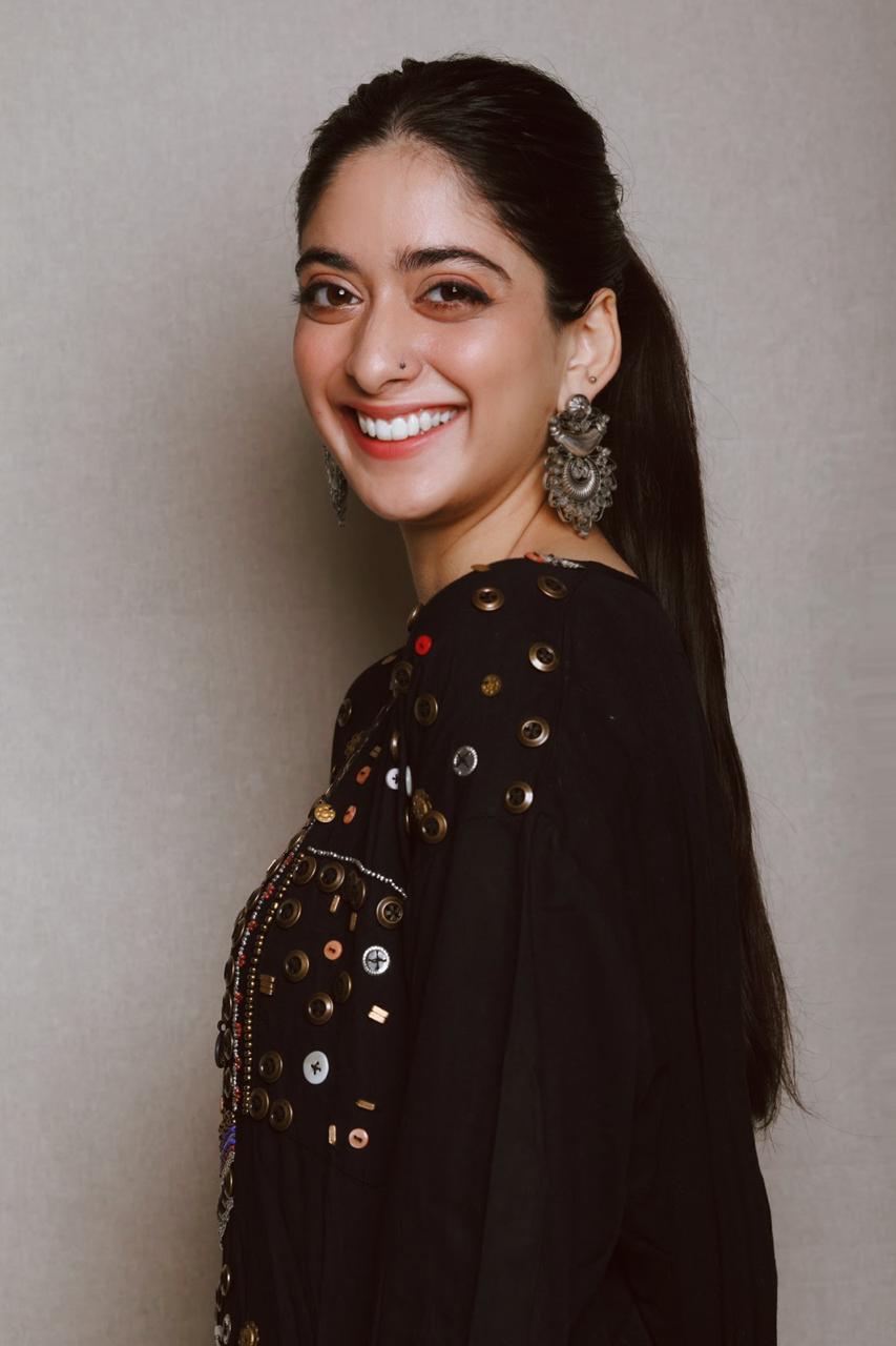 Tanya Maniktala in Silver Handcrafted Earrings and Ring-Earrings-Sangeeta Boochra