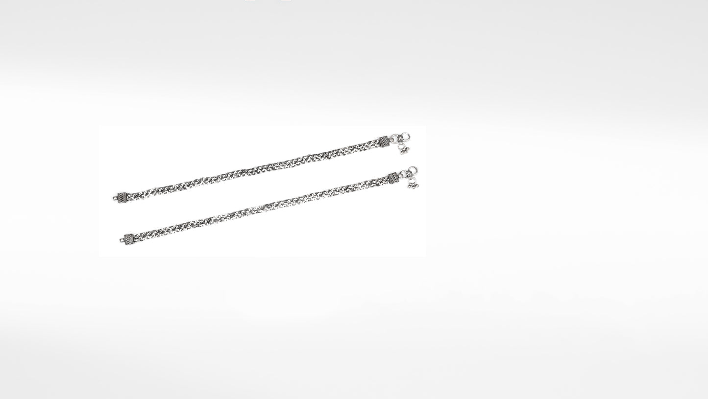 Sangeeta Boochra Silver Anklet