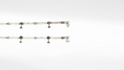 Sangeeta Boochra Silver Anklet