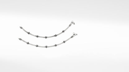 Sangeeta Boochra Silver Anklet