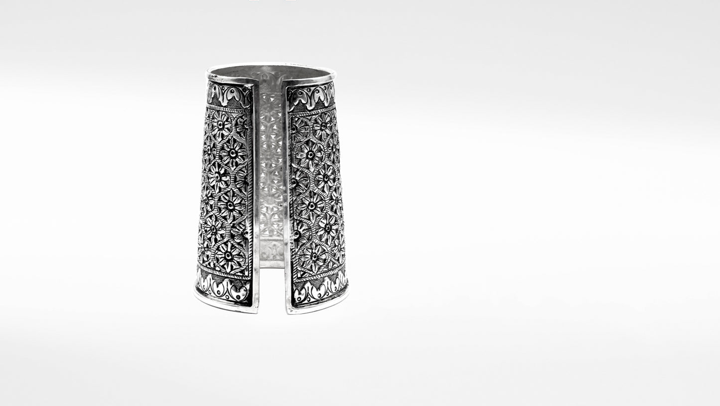 Charbagh - Silver Giti Floral Cuff Bracelet