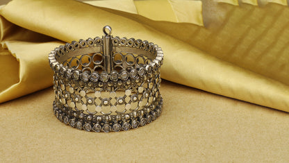 Sangeeta Boochra X Payal Singhal Rehya Silver Openable Bangle