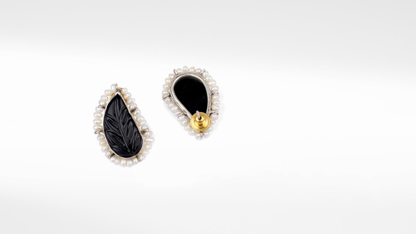 Sangeeta Boochra X Payal Singhal  Mehek Silver Earring with Pearls